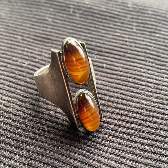 Vintage Sterling Silver Tiger's Eye double stone thick Ring. Signed M.F.I.G. 6 - Picture 7 of 8